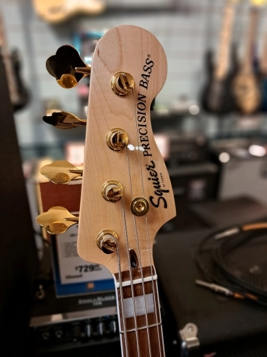 Squier 40th Anniversary Precision Bass 3